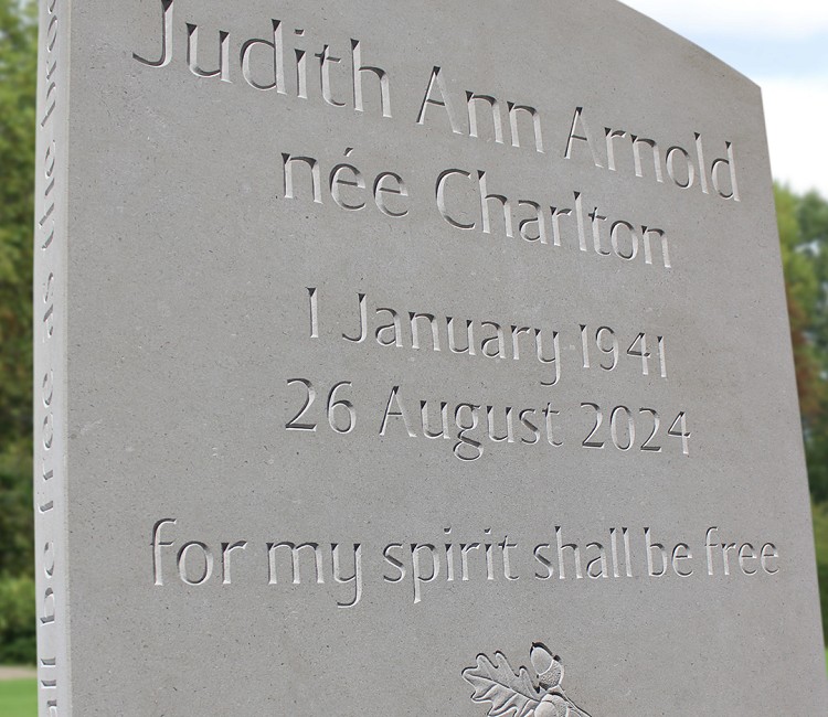 Portland memorial with carved back & edges